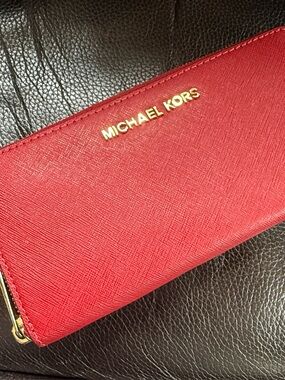MICHAEL KORS Red Saffiano Zip Wallet with Gold Logo